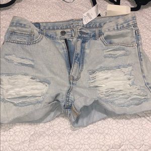 American eagle “mom short”